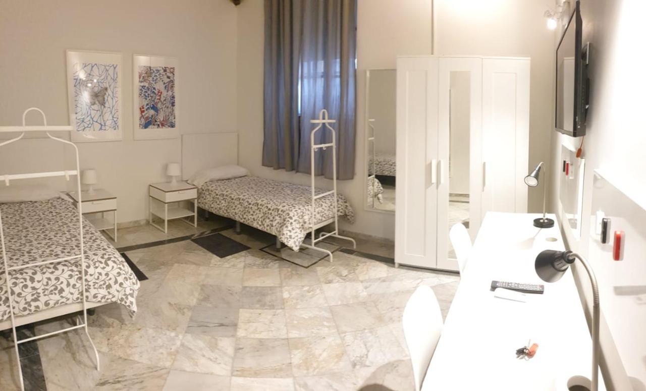 Хостел Residencia Viriato Севилья Экстерьер фото